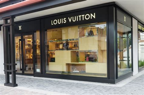 louis vuitton thomas|best buy st thomas.